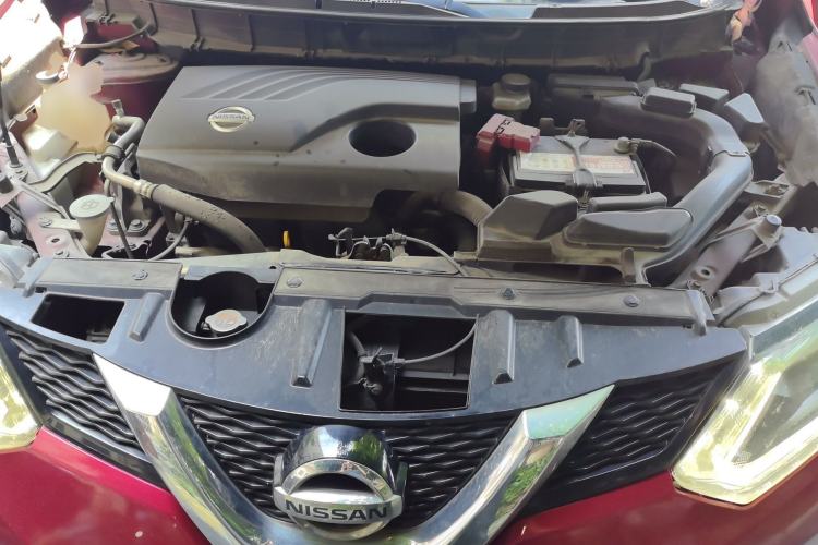 Used Nissan X-Trail 2014 2.0L CVT Fashion Edition 2WD Engine Bay
