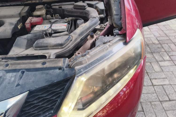Used Nissan X-Trail 2014 2.0L CVT Comfort Edition 2WD Engine Bay Left