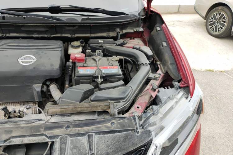 Used Nissan X-Trail 2014 2.5L CVT Luxury Edition 4WD Engine Bay Left