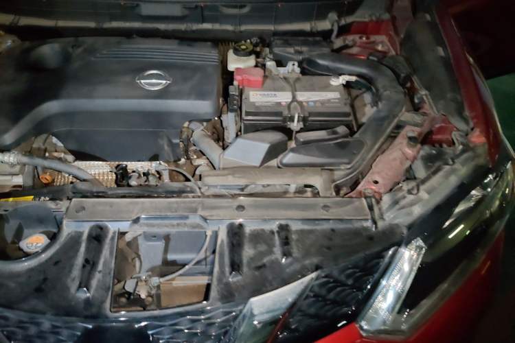 Used Nissan X-Trail 2014 2.5L CVT Luxury Edition 4WD Engine Bay Left