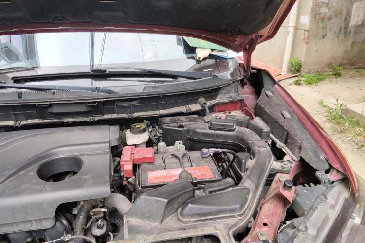 Used Nissan X-Trail 2014 2.0L CVT Comfort Edition 2WD Engine Bay Left