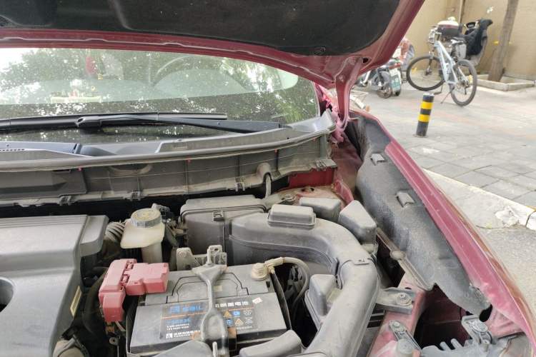 Used Nissan X-Trail 2014 2.0L CVT Comfort Edition 2WD Engine Bay Left