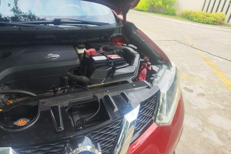 Used Nissan X-Trail 2014 2.5L CVT Luxury Edition 4WD Engine Bay Left