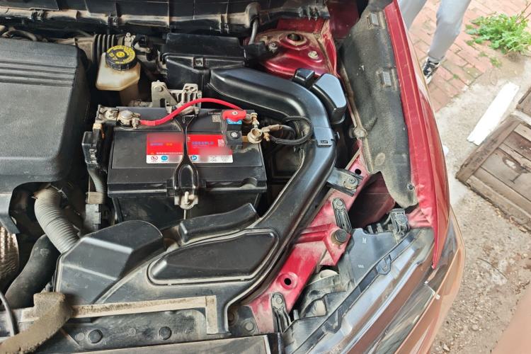 Used Nissan X-Trail 2014 2.5L CVT Luxury Edition 4WD Engine Bay Left