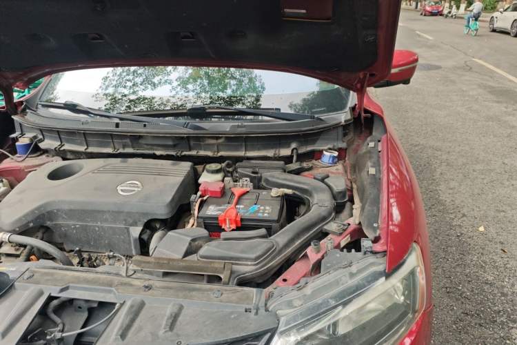 Used Nissan X-Trail 2014 2.5L CVT Luxury Edition 4WD Engine Bay Left