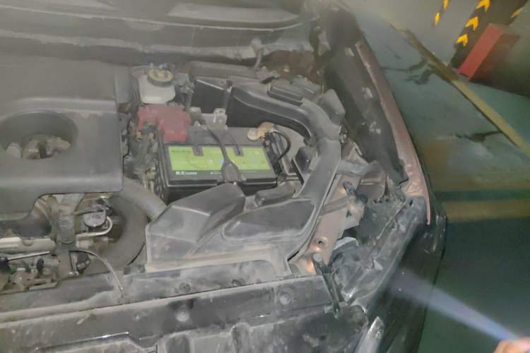 Used Nissan X-Trail 2014 2.0L CVT Comfort Edition 2WD Engine Bay Left