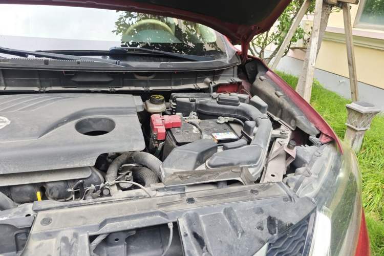 Used Nissan X-Trail 2014 2.0L CVT Comfort Edition 2WD Engine Bay Left