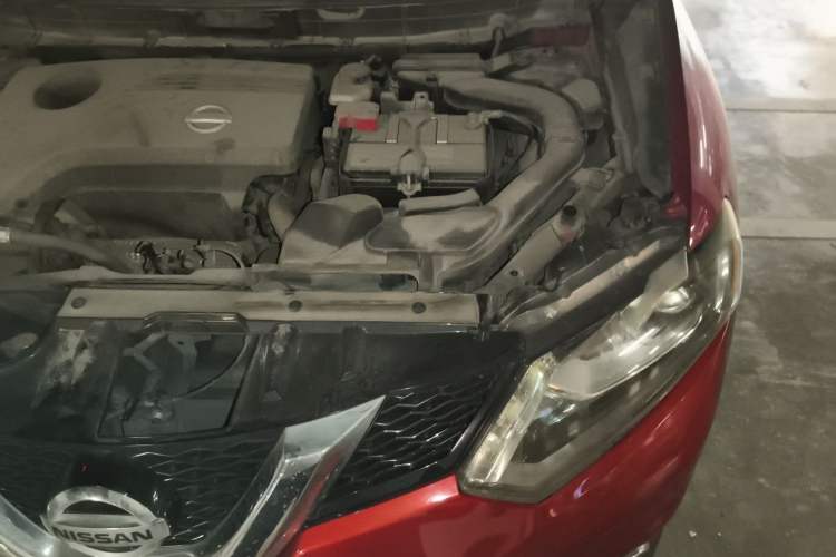 Used Nissan X-Trail 2014 2.5L CVT Ultimate Edition 4WD Engine Bay Left