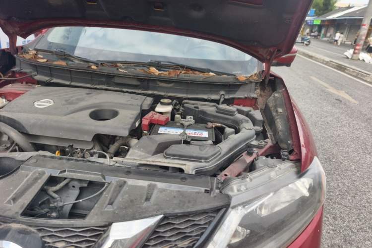 Used Nissan X-Trail 2014 2.0L CVT Comfort Edition 2WD Engine Bay Left