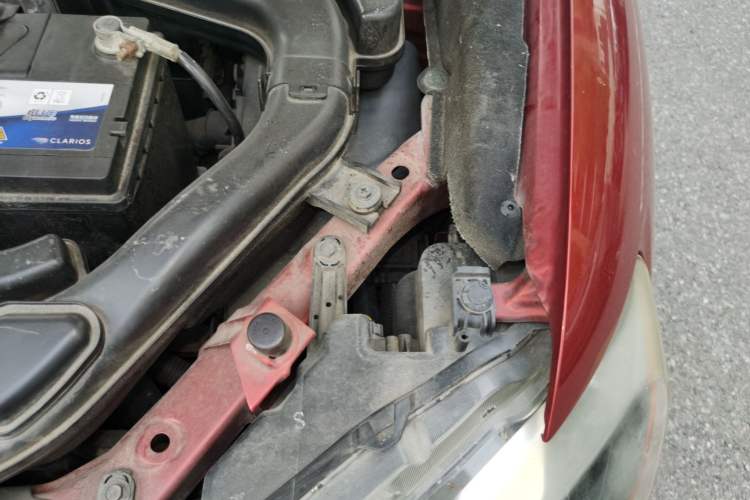 Used Nissan X-Trail 2014 2.5L CVT Ultimate Edition 4WD Engine Bay Left