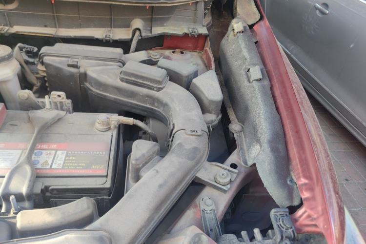 Used Nissan X-Trail 2014 2.0L CVT Comfort Edition 2WD Engine Bay Left