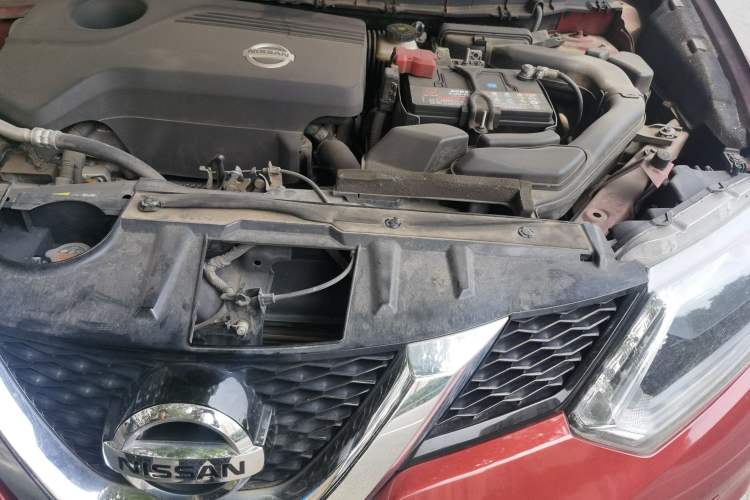 Used Nissan X-Trail 2014 2.5L CVT Luxury Edition 4WD Engine Bay Left