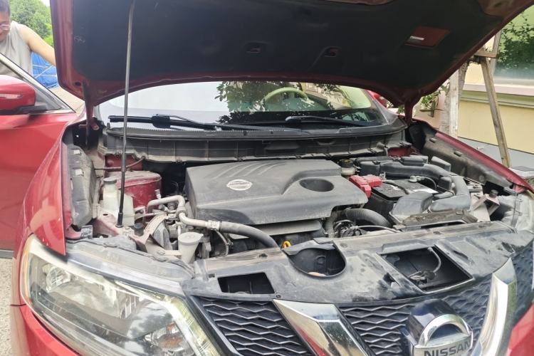 Used Nissan X-Trail 2014 2.0L CVT Comfort Edition 2WD Engine Bay