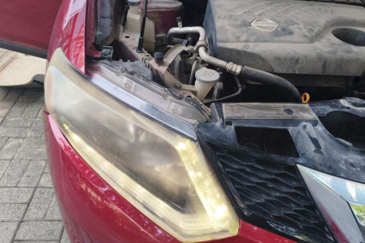 Used Nissan X-Trail 2014 2.0L CVT Comfort Edition 2WD Engine Bay Right