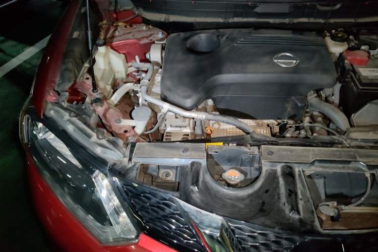 Used Nissan X-Trail 2014 2.5L CVT Luxury Edition 4WD Engine Bay Right