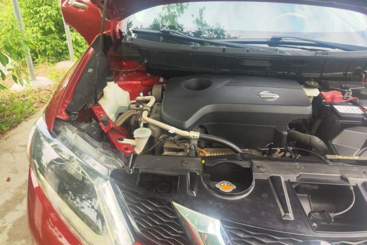 Used Nissan X-Trail 2014 2.5L CVT Luxury Edition 4WD Engine Bay Right