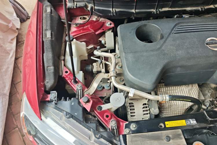 Used Nissan X-Trail 2014 2.5L CVT Luxury Edition 4WD Engine Bay Right