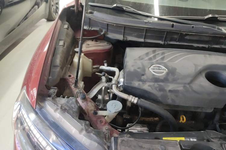 Used Nissan X-Trail 2014 2.0L CVT Comfort Edition 2WD Engine Bay Right