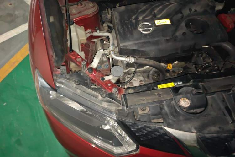 Used Nissan X-Trail 2014 2.0L CVT Comfort Edition 2WD Engine Bay Right
