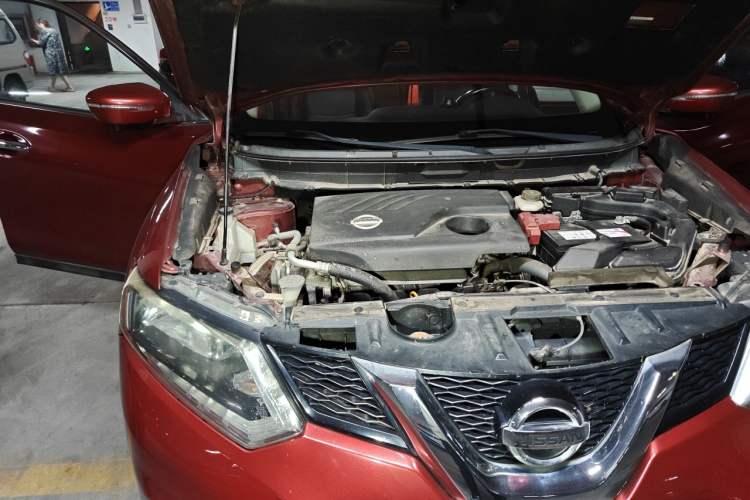 Used Nissan X-Trail 2014 2.0L CVT Comfort Edition 2WD Engine Bay Right