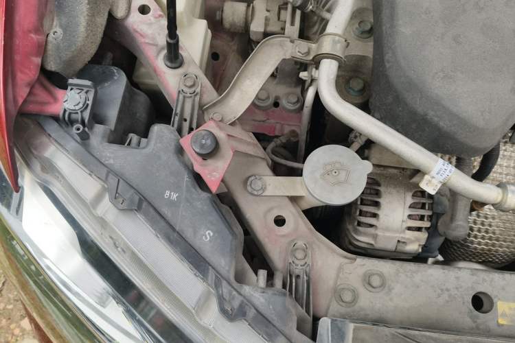 Used Nissan X-Trail 2014 2.5L CVT Ultimate Edition 4WD Engine Bay Right
