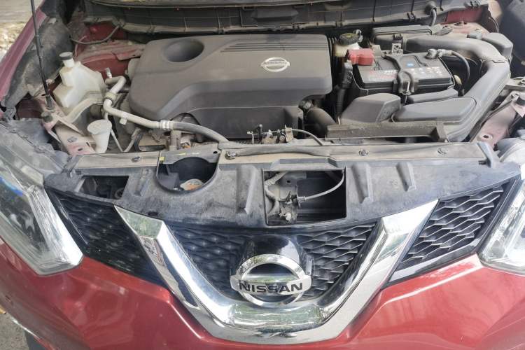 Used Nissan X-Trail 2014 2.5L CVT Luxury Edition 4WD Engine Bay