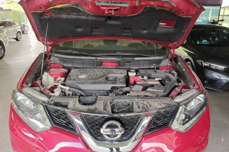 Used Nissan X-Trail 2014 2.0L CVT Fashion Edition 2WD Engine Bay