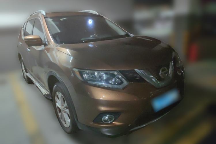 Used Nissan X-Trail 2014 2.0L CVT Comfort Edition 2WD Front Right 45 Deg