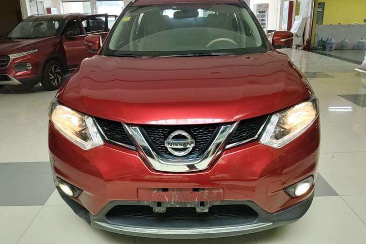 Used Nissan X-Trail 2014 2.5L CVT Luxury Edition 4WD Front