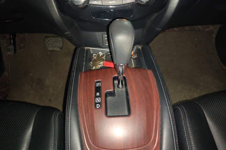 Used Nissan X-Trail 2014 2.0L CVT Comfort Edition 2WD Gear Lever