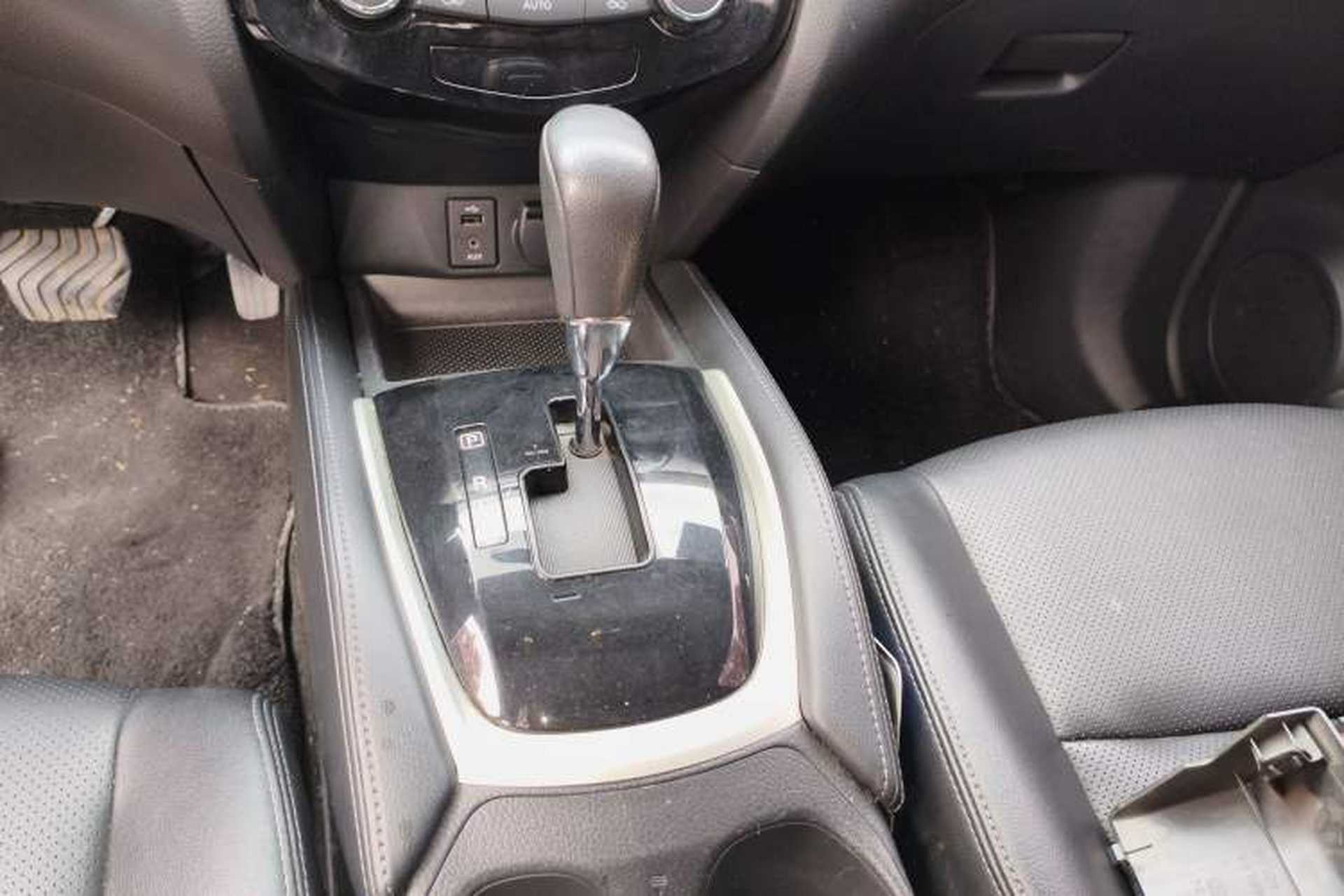 Used Nissan X-Trail 2014 2.0L CVT Comfort Edition 2WD Gear Lever