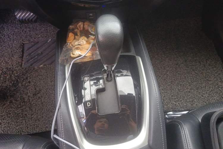 Used Nissan X-Trail 2014 2.0L CVT Comfort Edition 2WD Gear Lever