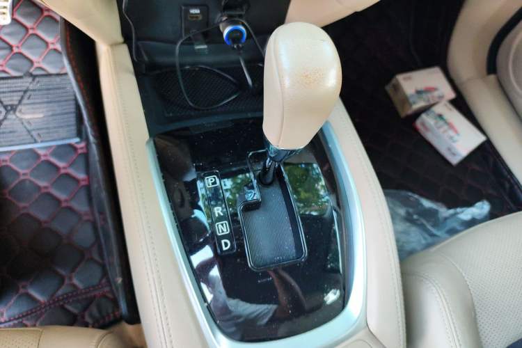 Used Nissan X-Trail 2014 2.5L CVT Luxury Edition 4WD Gear Lever