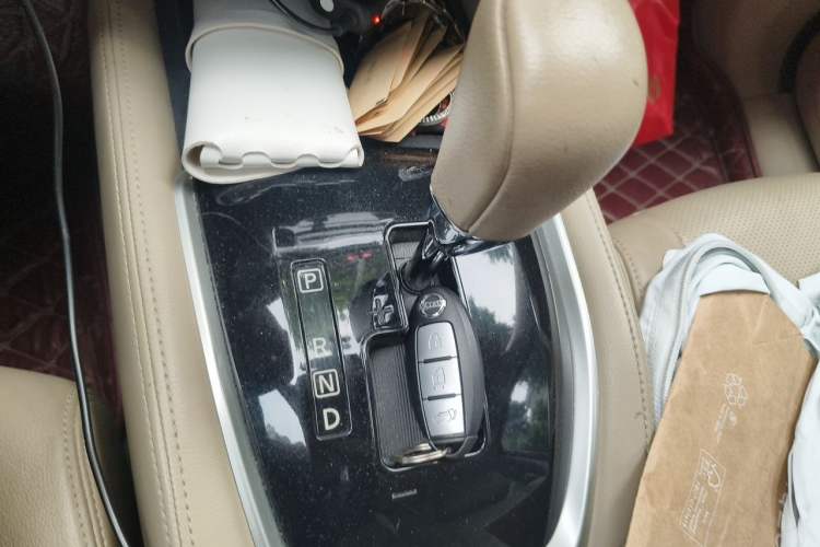 Used Nissan X-Trail 2014 2.5L CVT Ultimate Edition 4WD Gear Lever