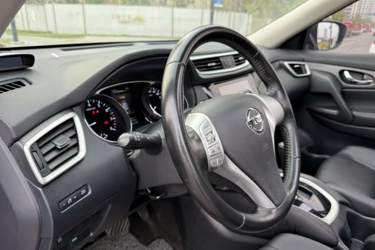 Used Nissan X-Trail 2014 2.0L CVT Comfort Edition 2WD Interior 1
