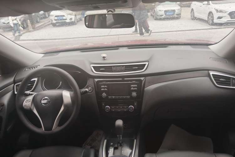 Used Nissan X-Trail 2014 2.0L CVT Comfort Edition 2WD Interior 1