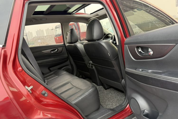 Used Nissan X-Trail 2014 2.0L CVT Comfort Edition 2WD Interior 14