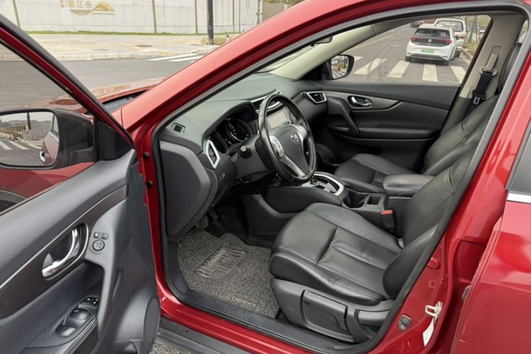 Used Nissan X-Trail 2014 2.0L CVT Comfort Edition 2WD Interior 2