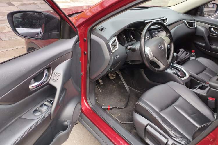 Used Nissan X-Trail 2014 2.0L CVT Comfort Edition 2WD Interior 3