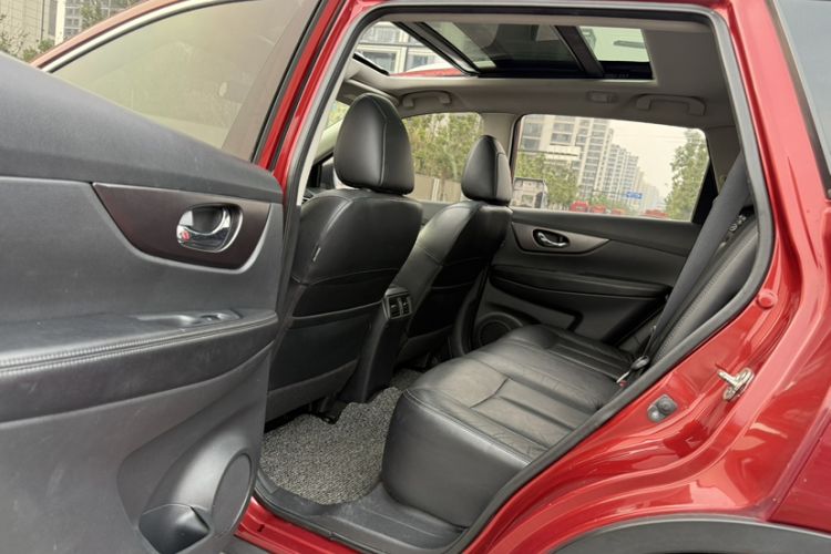 Used Nissan X-Trail 2014 2.0L CVT Comfort Edition 2WD Interior 6