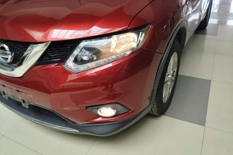 Used Nissan X-Trail 2014 2.5L CVT Luxury Edition 4WD Left Front Headlight