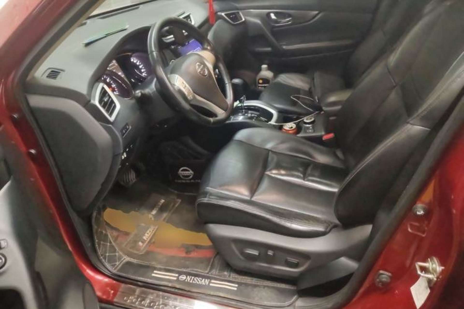 Used Nissan X-Trail 2014 2.5L CVT Luxury Edition 4WD Left Front Seat