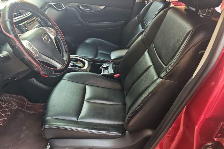 Used Nissan X-Trail 2014 2.5L CVT Luxury Edition 4WD Left Front Seat