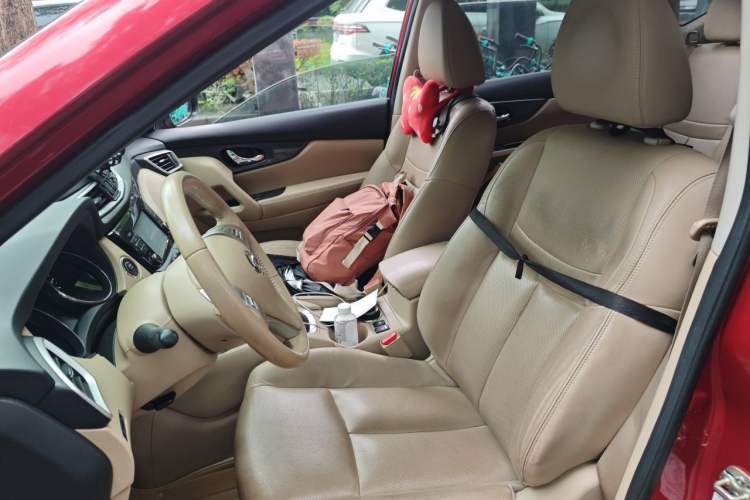 Used Nissan X-Trail 2014 2.5L CVT Luxury Edition 4WD Left Front Seat