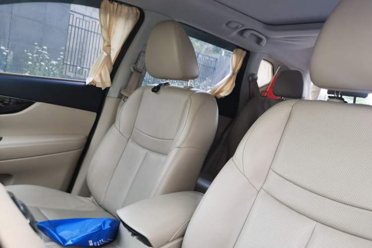 Used Nissan X-Trail 2014 2.5L CVT Ultimate Edition 4WD Left Front Seat