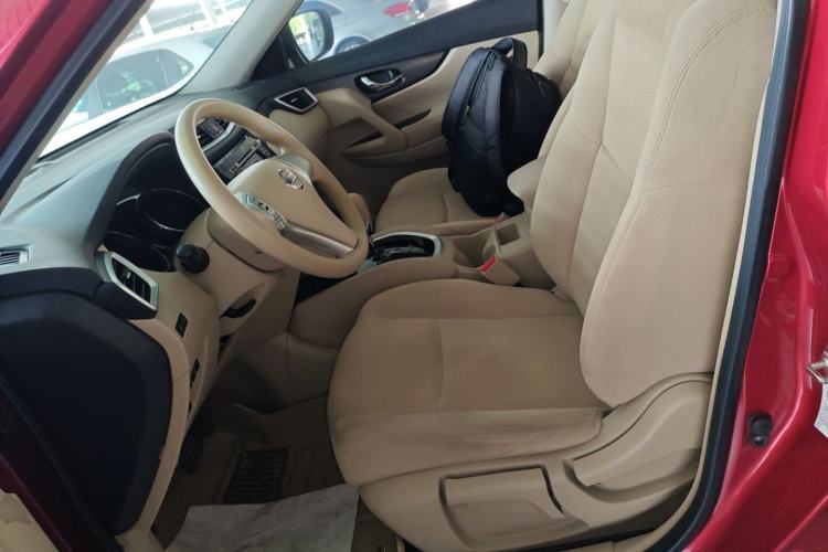 Used Nissan X-Trail 2014 2.0L CVT Fashion Edition 2WD Left Front Seat