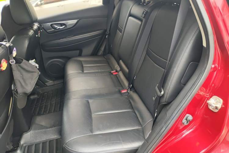 Used Nissan X-Trail 2014 2.5L CVT Luxury Edition 4WD Left Rear Seat