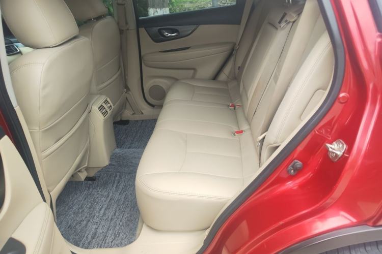 Used Nissan X-Trail 2014 2.5L CVT Luxury Edition 4WD Left Rear Seat
