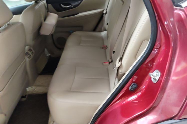 Used Nissan X-Trail 2014 2.5L CVT Luxury Edition 4WD Left Rear Seat