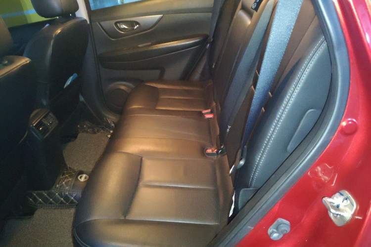 Used Nissan X-Trail 2014 2.0L CVT Comfort Edition 2WD Left Rear Seat
